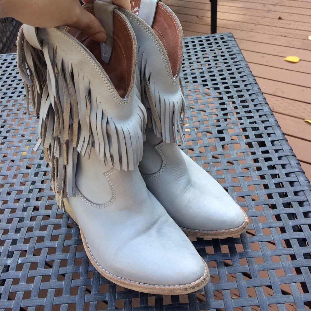 Vintage looking cowboy boots Jeffrey Campbell