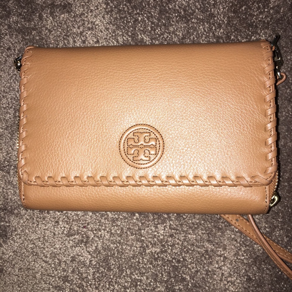Tory Burch crossbody ❌❌❌ SOLD ON MER CARI ❌❌❌