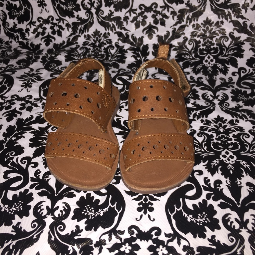 BROWN SANDALS
