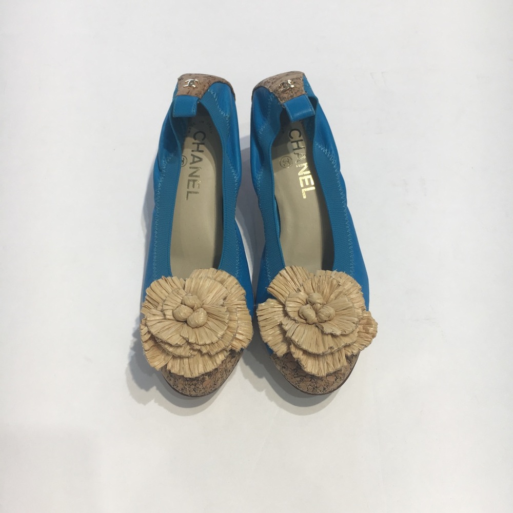 Chanel cork straw flower block heels