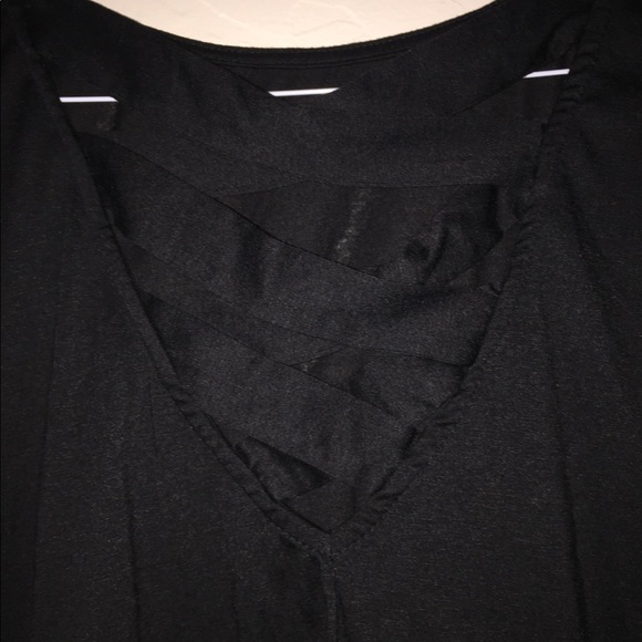 Open back tee - Picture 3 of 3