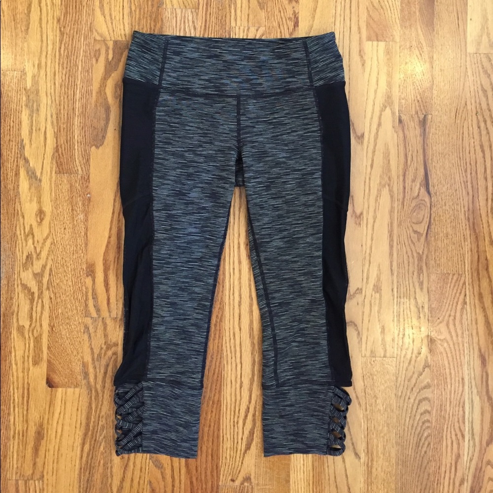 Athleta space dye crop with mesh and leg detail
