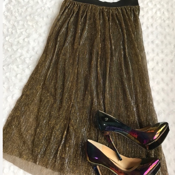 METALLIC GOLD PLEATED SKIRT - Picture 7 of 7