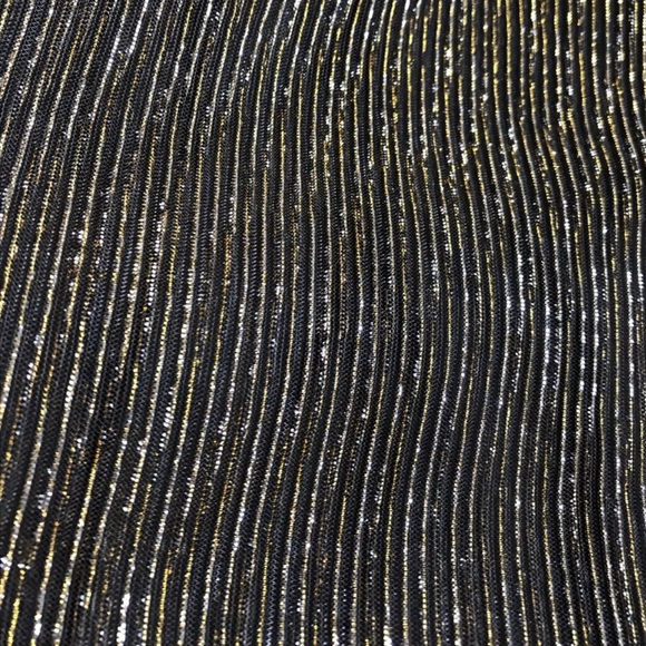 METALLIC GOLD PLEATED SKIRT - Picture 6 of 7