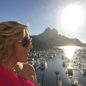 Meet your Posher, Vivian