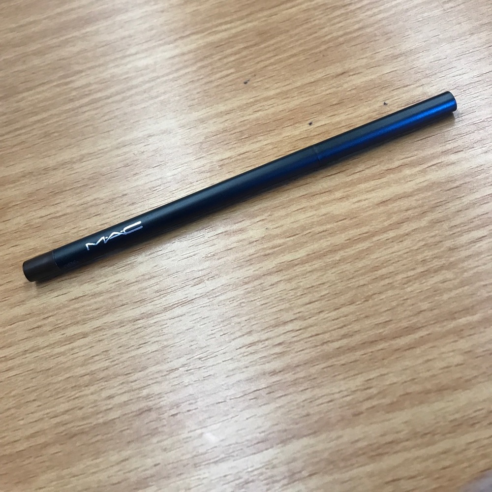 MAC eyebrow pencil in Spiked