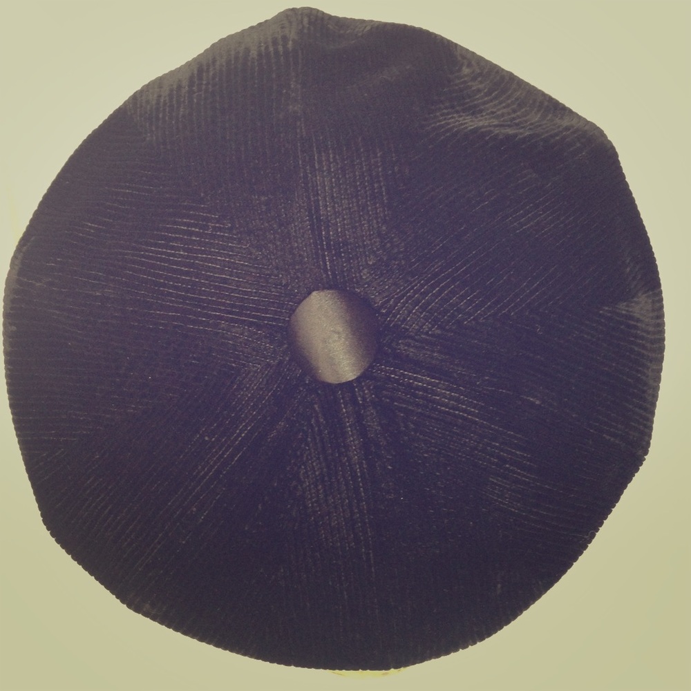 Black velvet tam-o'-shanter/beret Costume