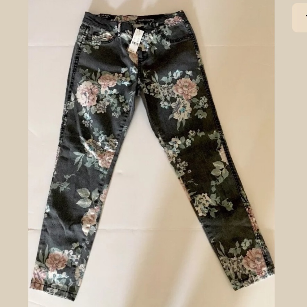 New York & Company SOHO ankle legging jeans!