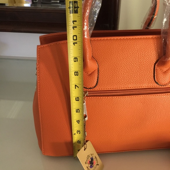 Gorgeous soft vegan leather bag - Picture 8 of 9