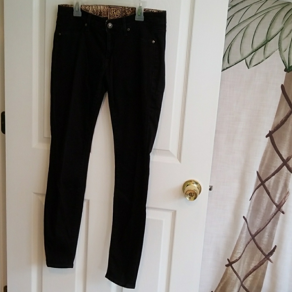 Black Rich & Skinny Jeans