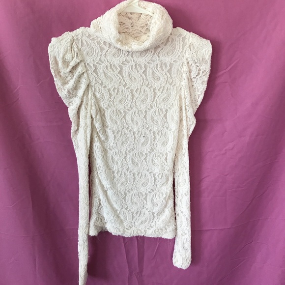 White Shirt you can wear with skirt or Jeans - Picture 1 of 4
