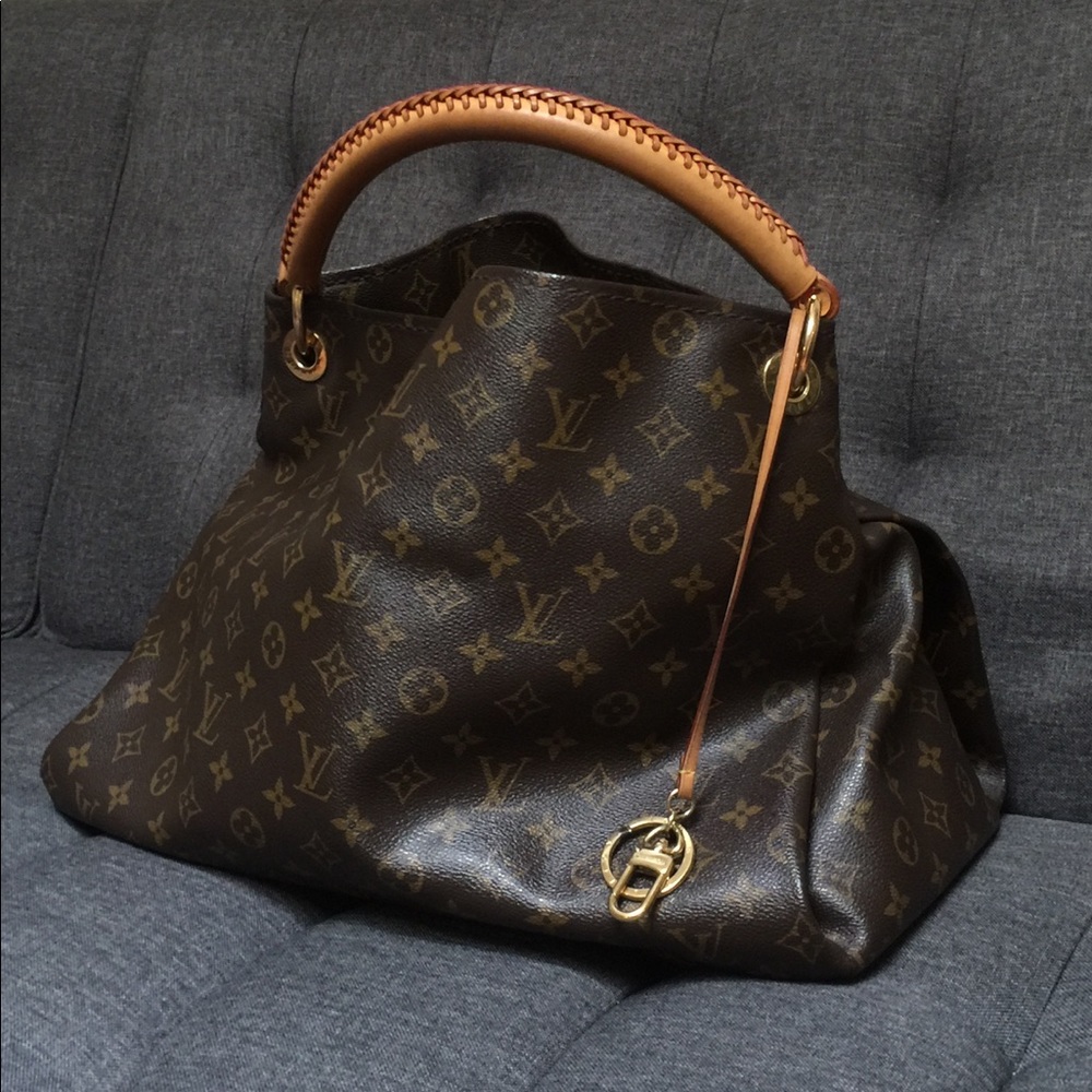 Authentic Louis Vuitton Artsy MM Bag