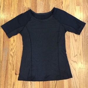 Lululemon short sleeve shirt, black