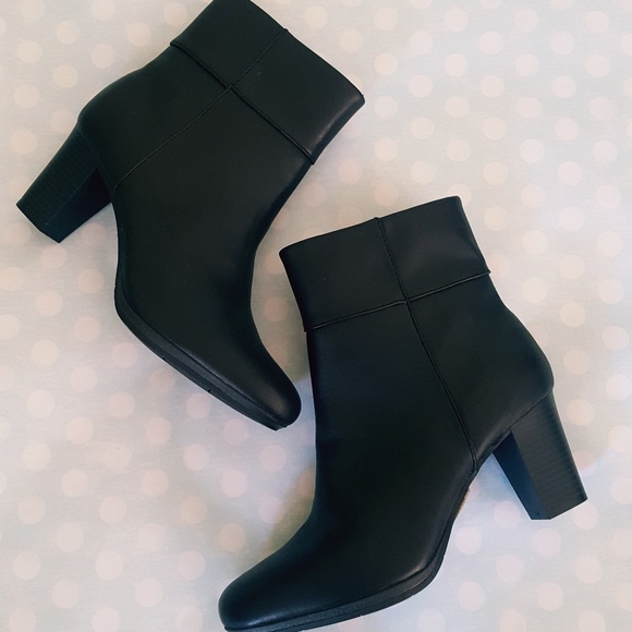 Shoes - SIZE 11 BLACK BOOTS