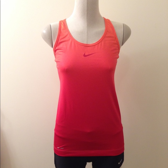 Nike Pro Combat Training Tank - Picture 2 of 8