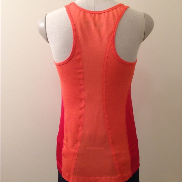 Nike Pro Combat Training Tank - Picture 3 of 8