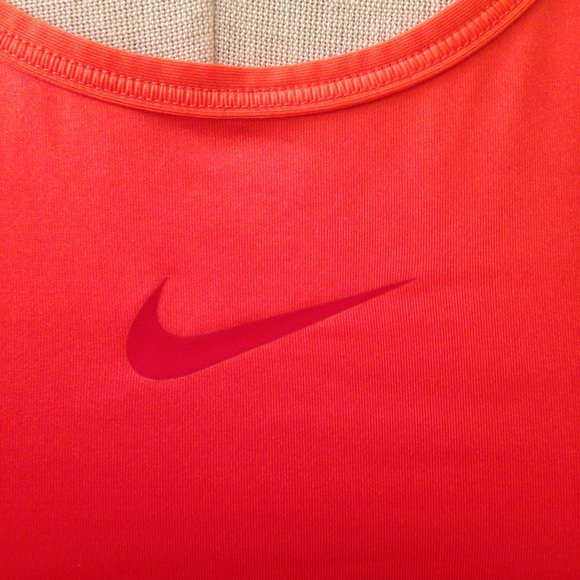 Nike Pro Combat Training Tank - Picture 5 of 8