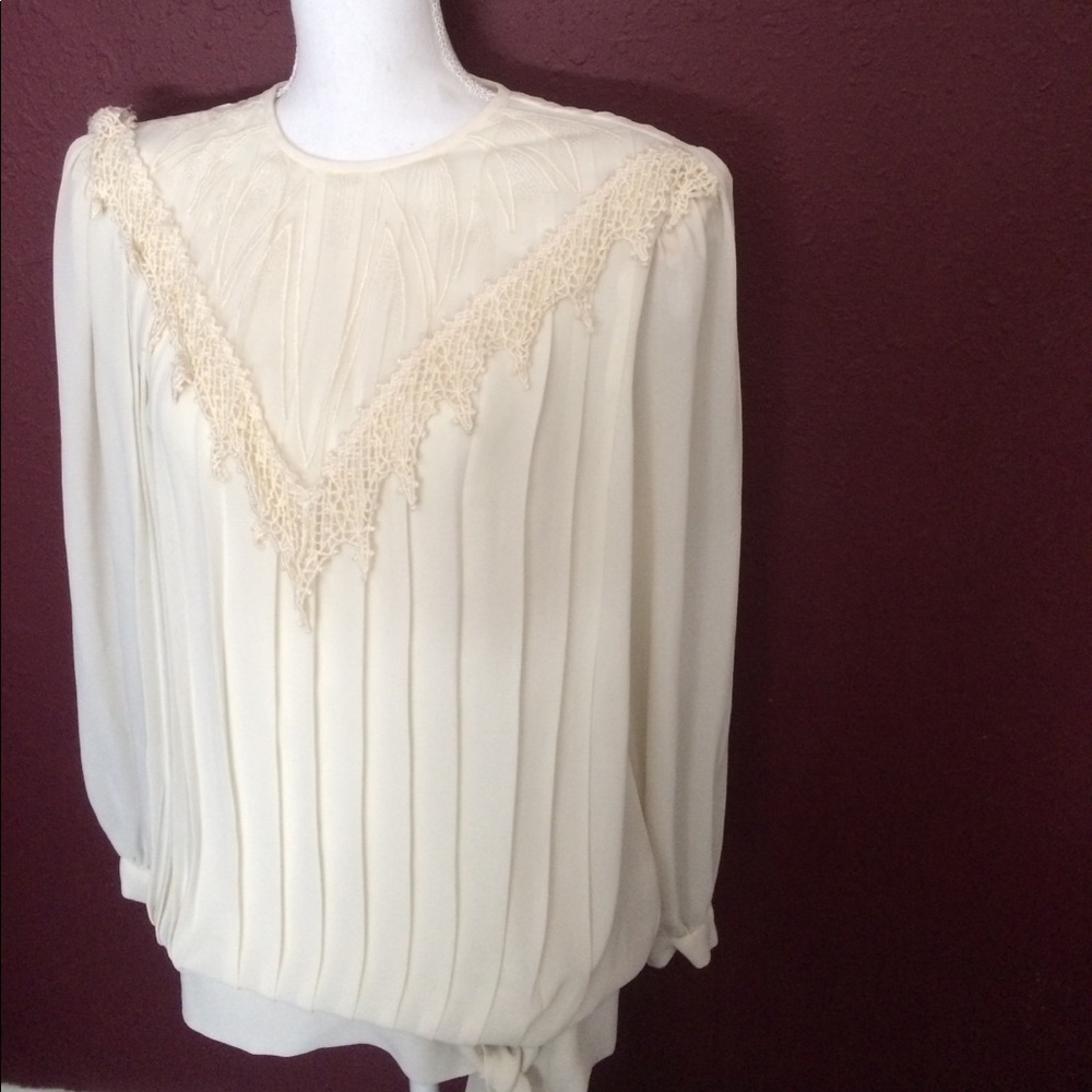 Pearl white Liz Roberts Flare Blouse