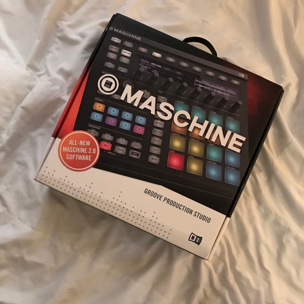 Native Instruments - Maschine MK2 - Picture 2 of 8