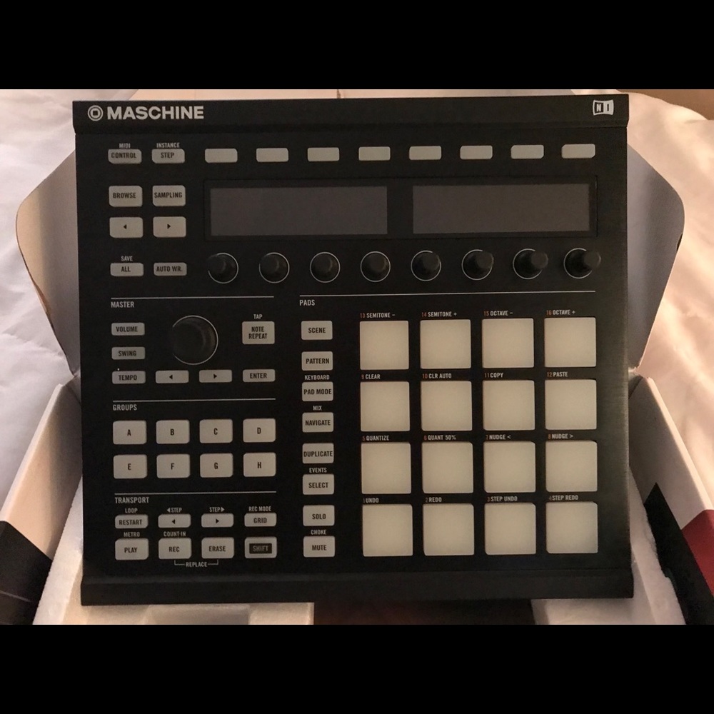 Native Instruments - Maschine MK2 - Picture 4 of 8