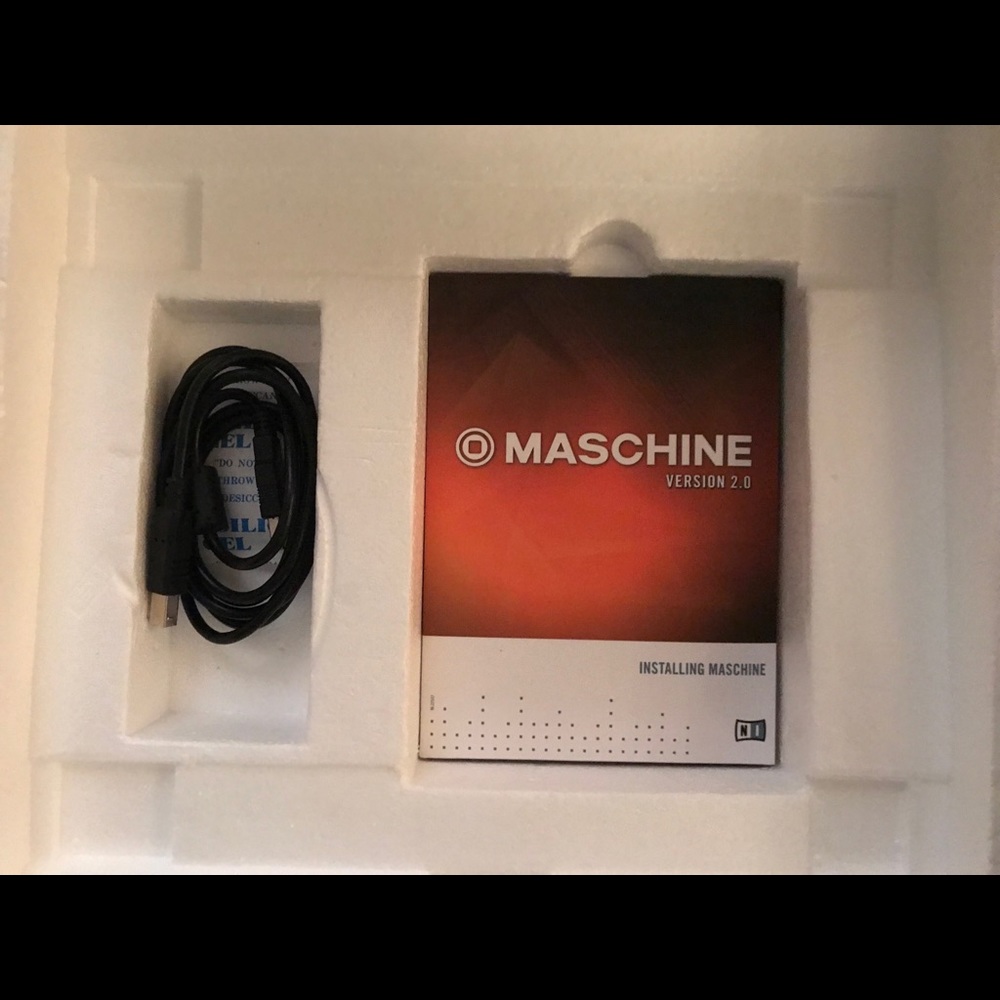 Native Instruments - Maschine MK2 - Picture 7 of 8
