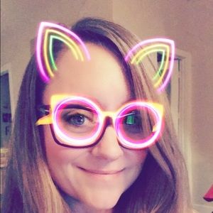 Meet your Posher, Hilary