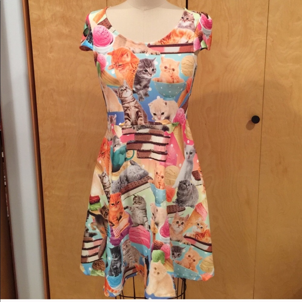 ModCloth Japan LA kittens and ice cream dress S