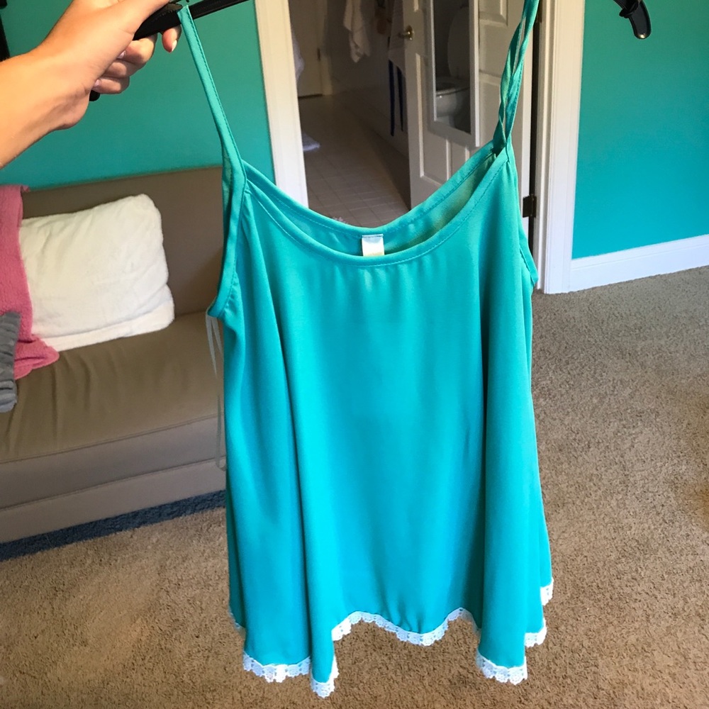 Cute tank top!