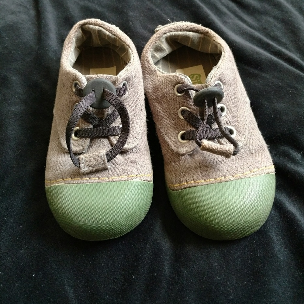SIMPLE little boys shoes