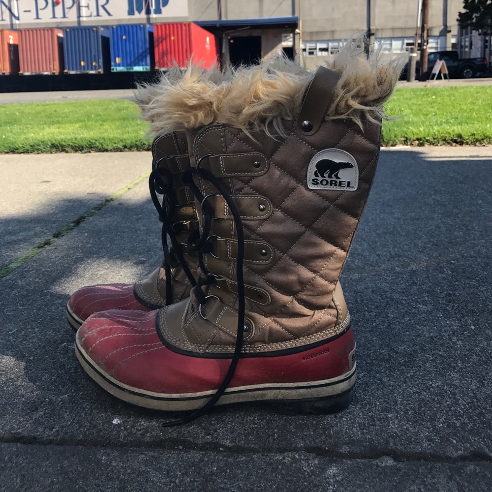 Sorel Quilted Leather Winter Boots Tofino