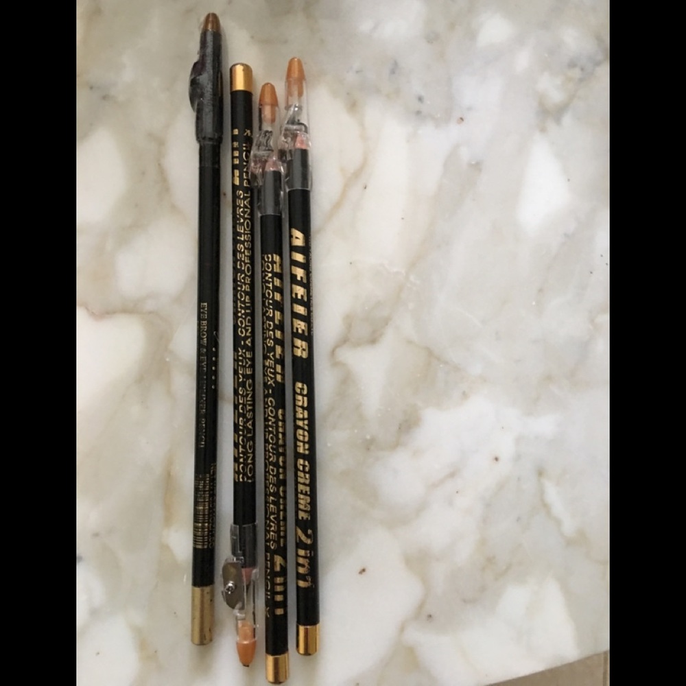 Long lasting eye pencil