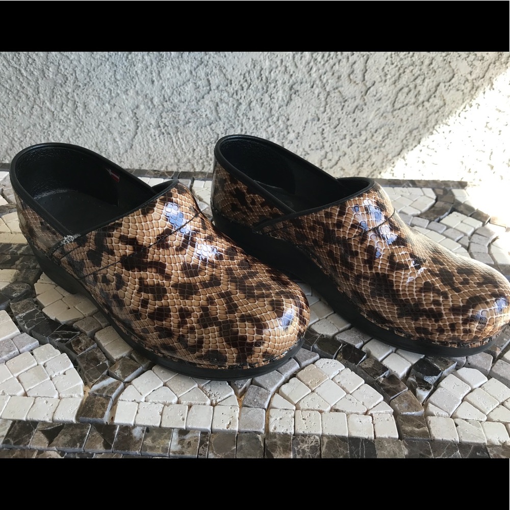 Sanita Clogs🌺SOLD