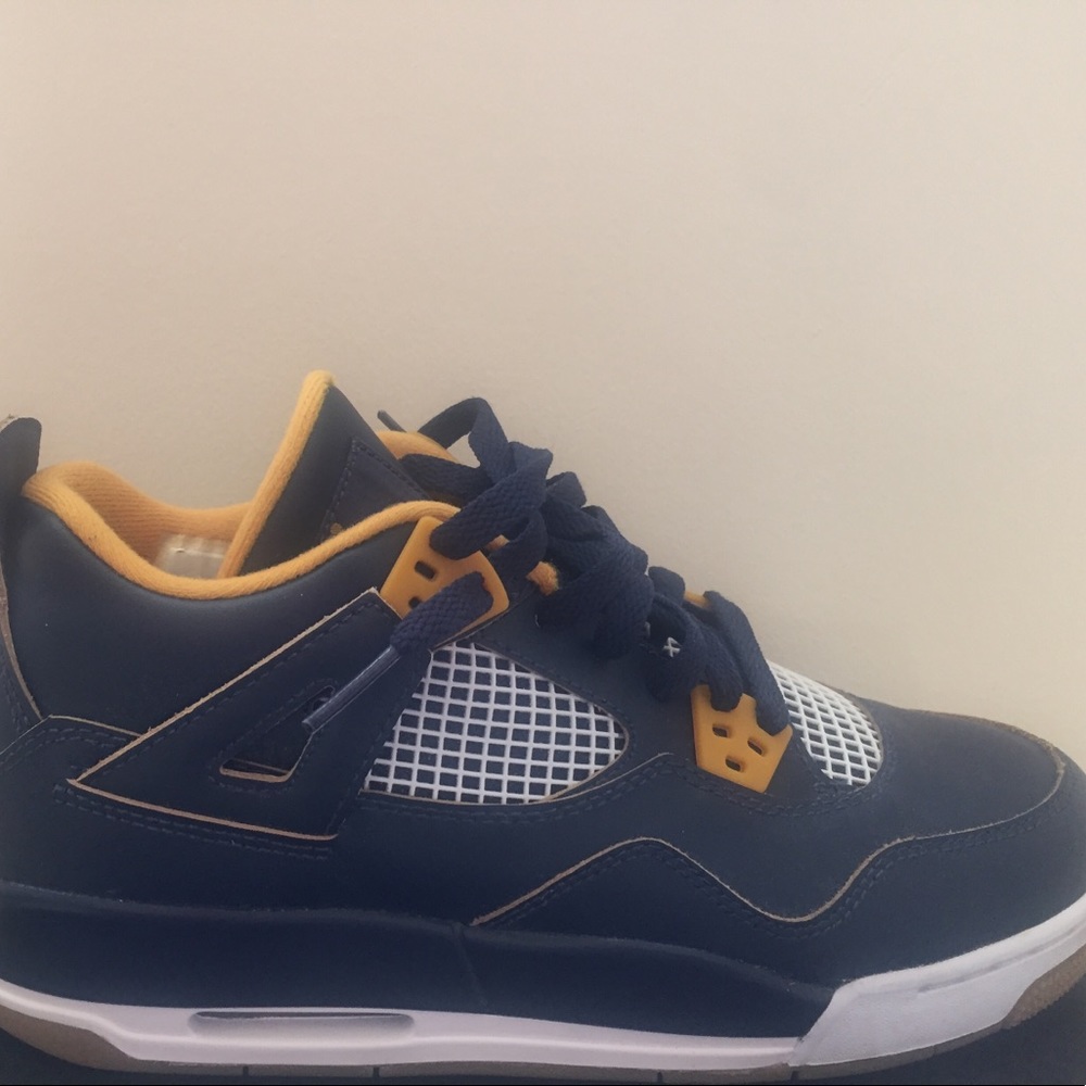 Air Jordan 4