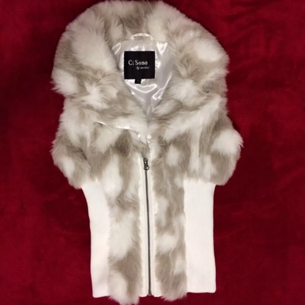 Cream / White Faux Fur Vest