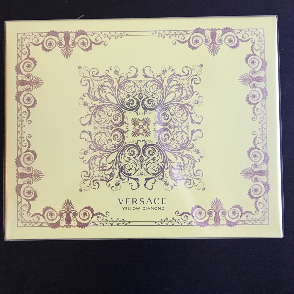 Versace Yellow Diamond gift set