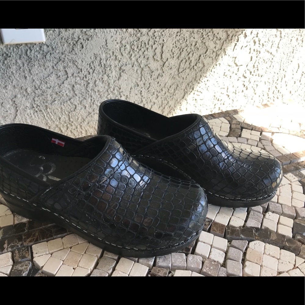 Sanita Clogs🌺SOLD