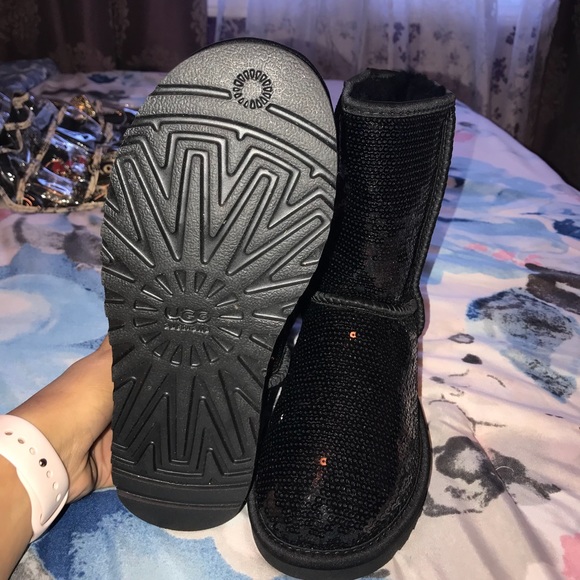 UGGs - Picture 2 of 3