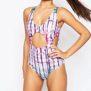 One piece swim suit