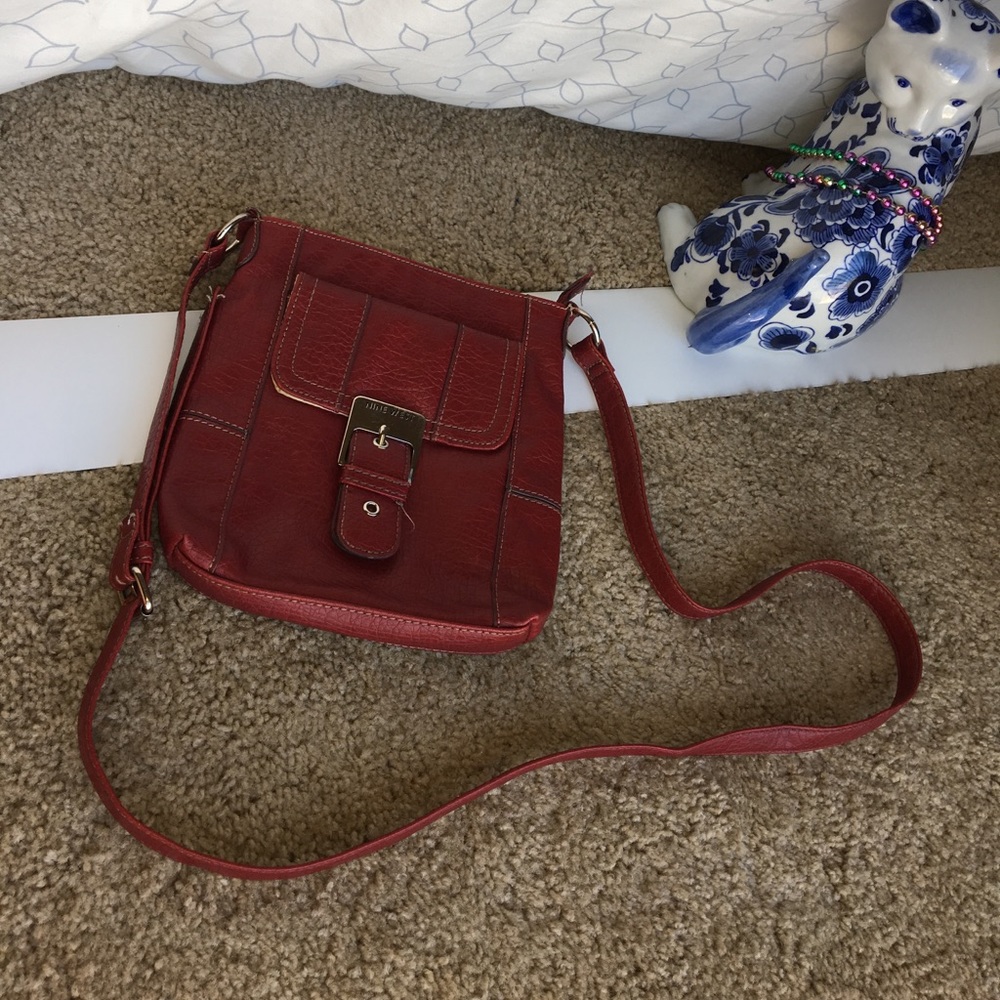 Nine West shoulder color Red ❣️