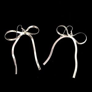 Bow earrings