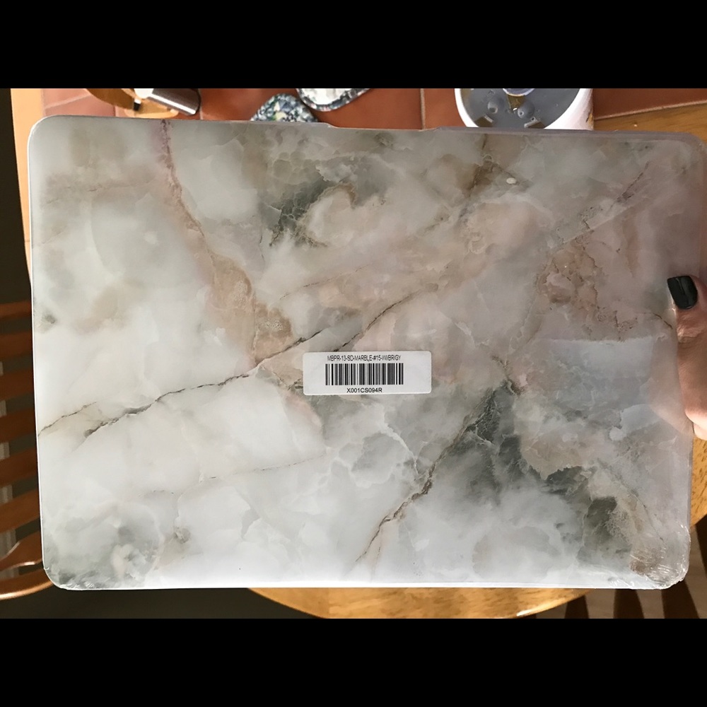 MacBook Air 13 in Marble Case