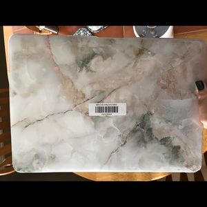 MacBook Air 13 in Marble Case