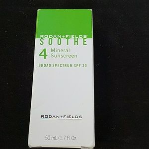 Soothe Mineral sunscreen Rodan + Fields