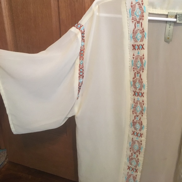 Kimono - Picture 2 of 4