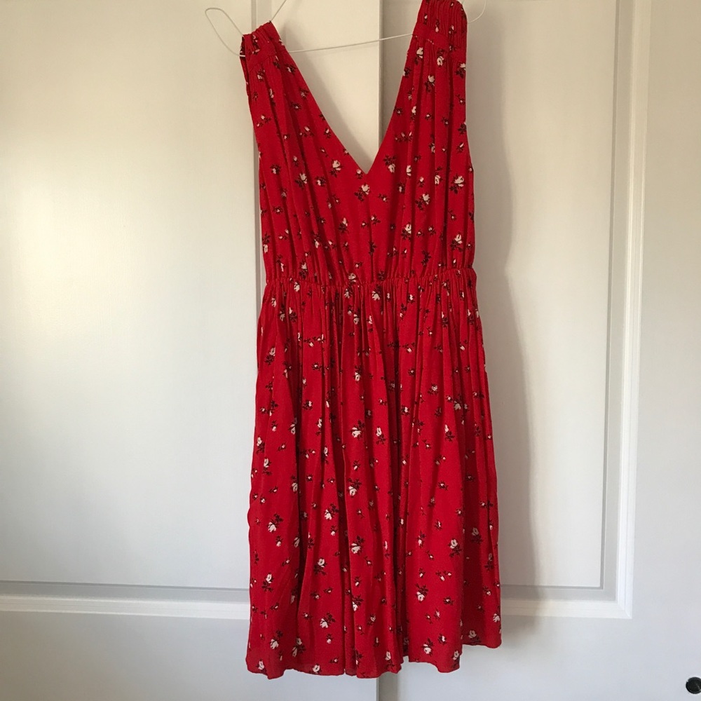 Magnolia tie-back dress in rosebud scatter