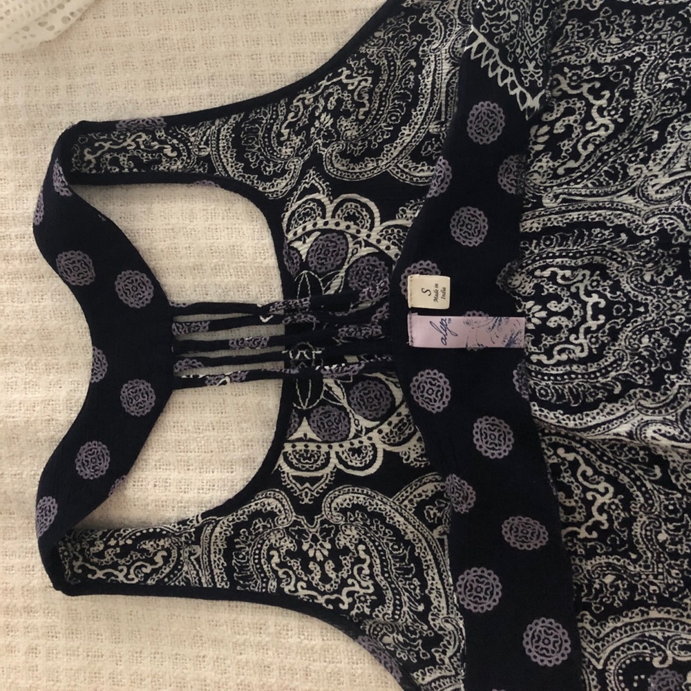 Top - Picture 3 of 3