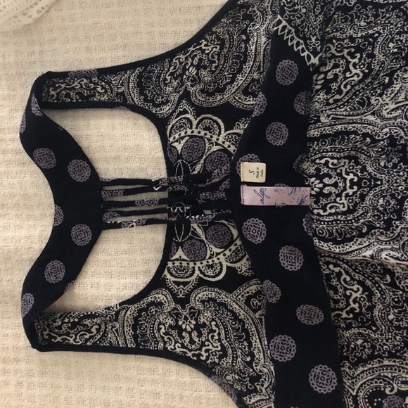 Top - Picture 3 of 3