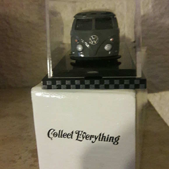 VW Illest Brand Hot Wheels die cast collectible - Picture 3 of 6