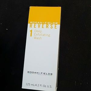 Reverse exfioliating wash