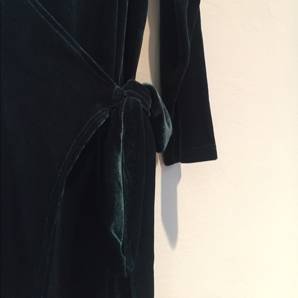 LAST 1: Hunter Green Velvet Tie Waist Dress - Picture 4 of 6